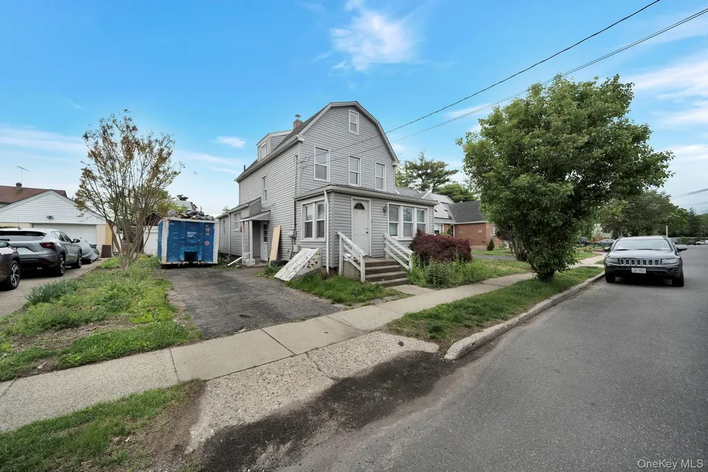 64 4th Avenue New Hyde Park NY 11040