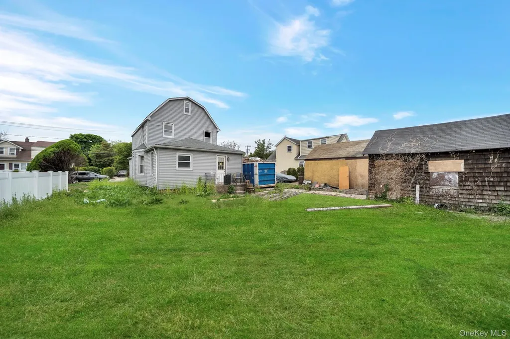 64 4th Avenue New Hyde Park NY 11040