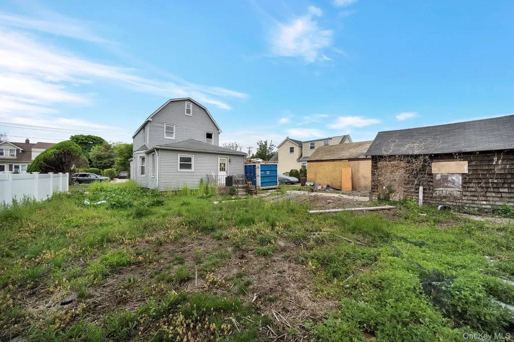 64 4th Avenue New Hyde Park NY 11040