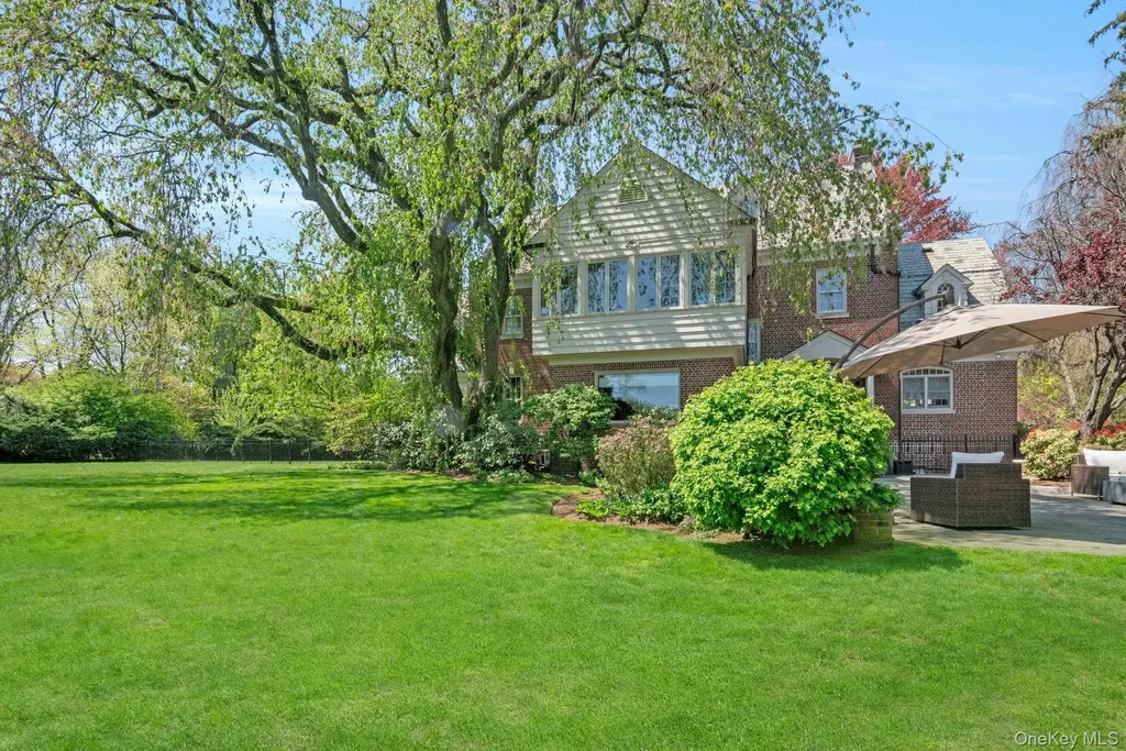 7 Forest Circle New Rochelle NY 10804