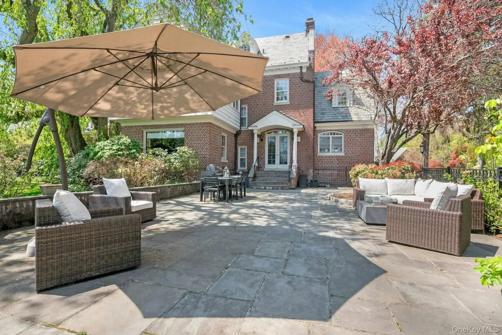 7 Forest Circle New Rochelle NY 10804