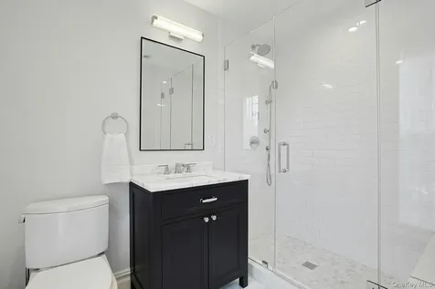 7 Forest Circle New Rochelle NY 10804