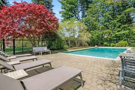 7 Forest Circle New Rochelle NY 10804