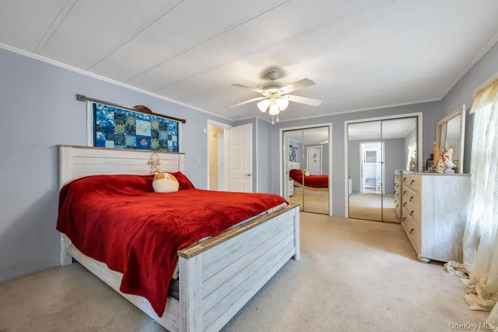 1407 Middle Calverton NY 11933