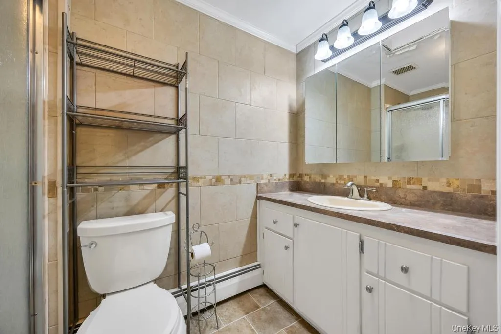 1407 Middle Calverton NY 11933