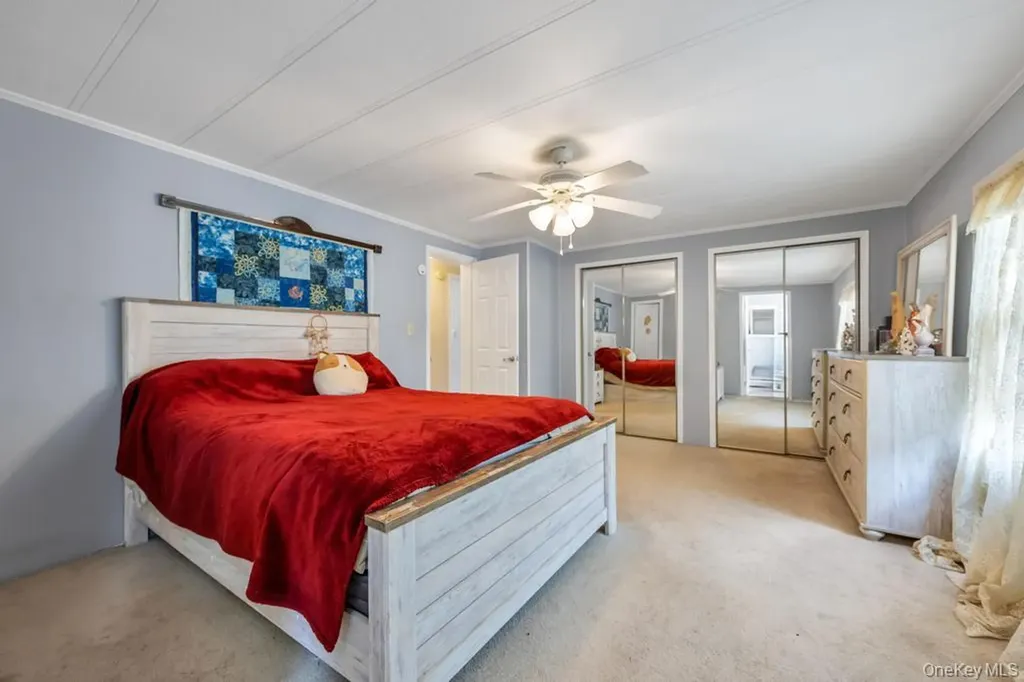 1407 Middle Calverton NY 11933