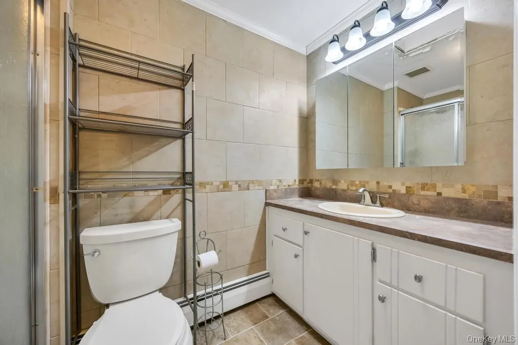 1407 Middle Calverton NY 11933