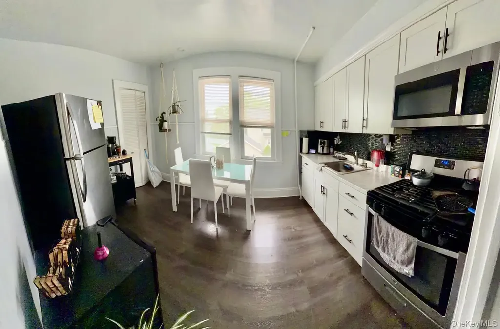 46 E Melrose Street Valley Stream NY 11580