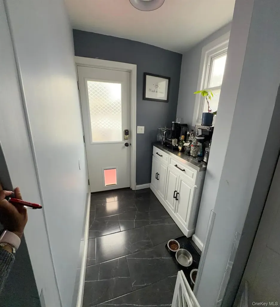 46 E Melrose Street Valley Stream NY 11580