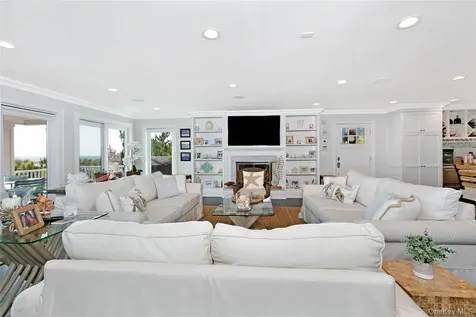 879 Oceanfront Long Beach NY 11561