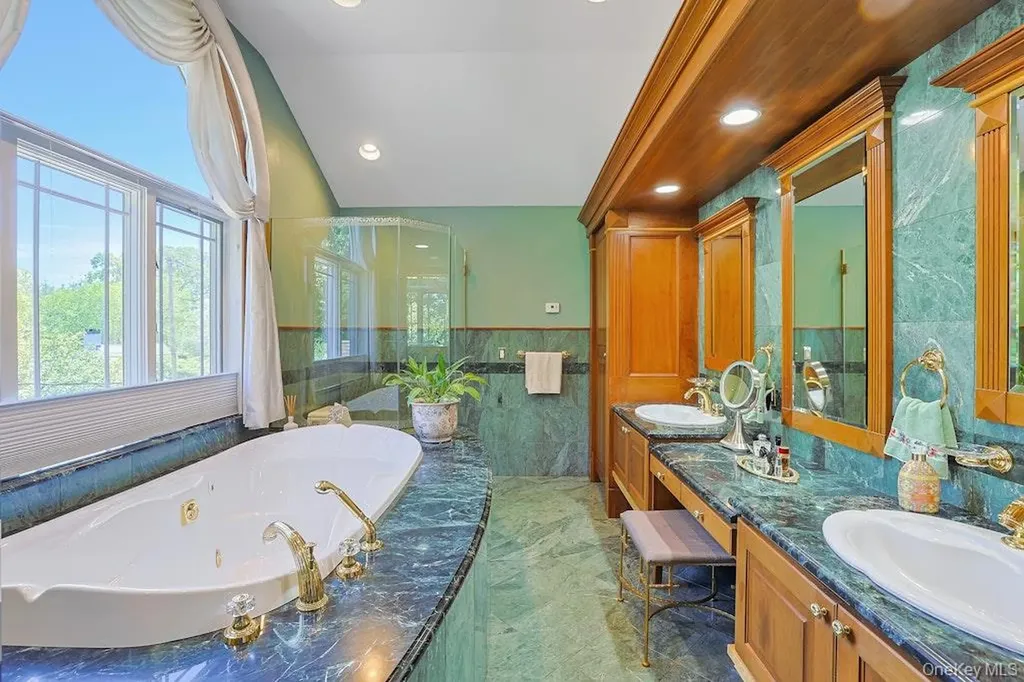 1 Rock Hill Lane Scarsdale NY 10583