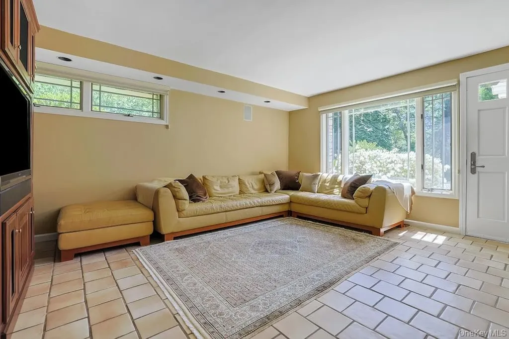 1 Rock Hill Lane Scarsdale NY 10583
