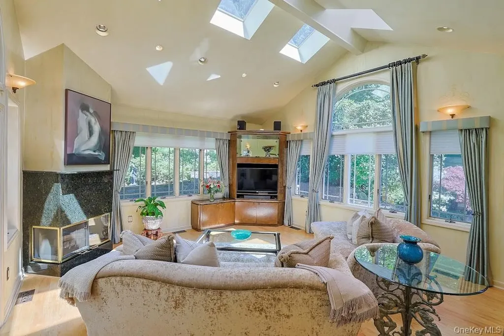 1 Rock Hill Lane Scarsdale NY 10583
