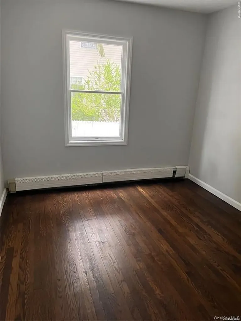 80 Ellen Street Bethpage NY 11714