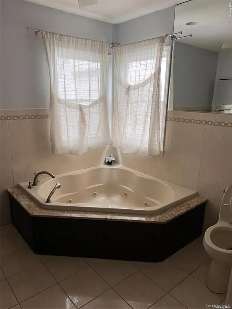 80 Ellen Street Bethpage NY 11714