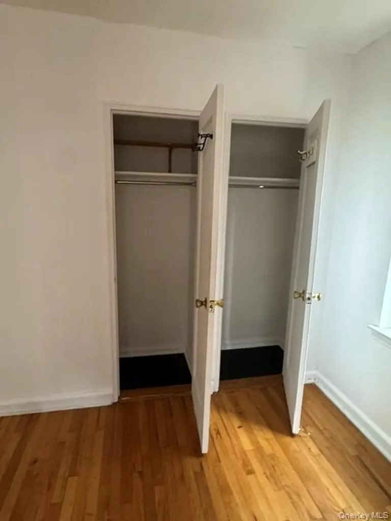 2090 Barnes Avenue Bronx NY 10462