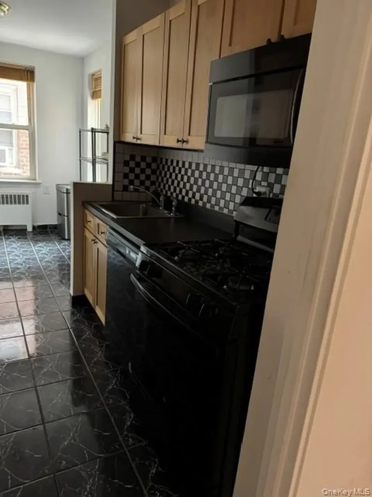 2090 Barnes Avenue Bronx NY 10462