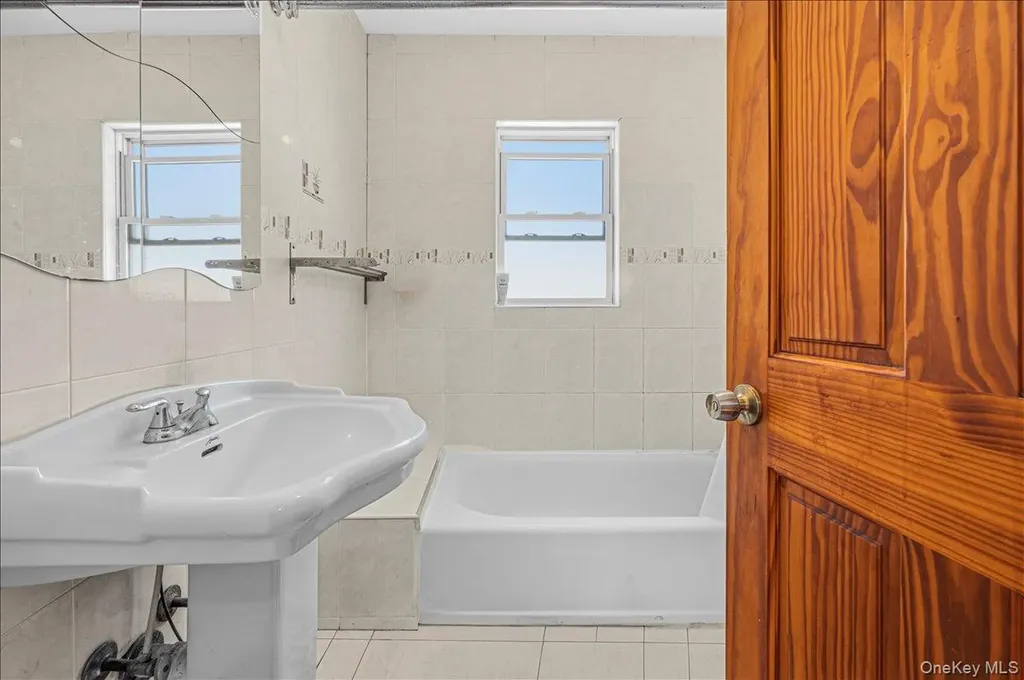 109 Gordon Avenue Westbury NY 11590