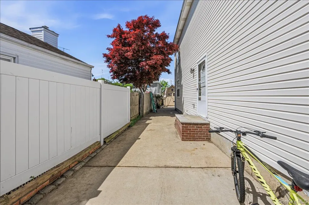 109 Gordon Avenue Westbury NY 11590