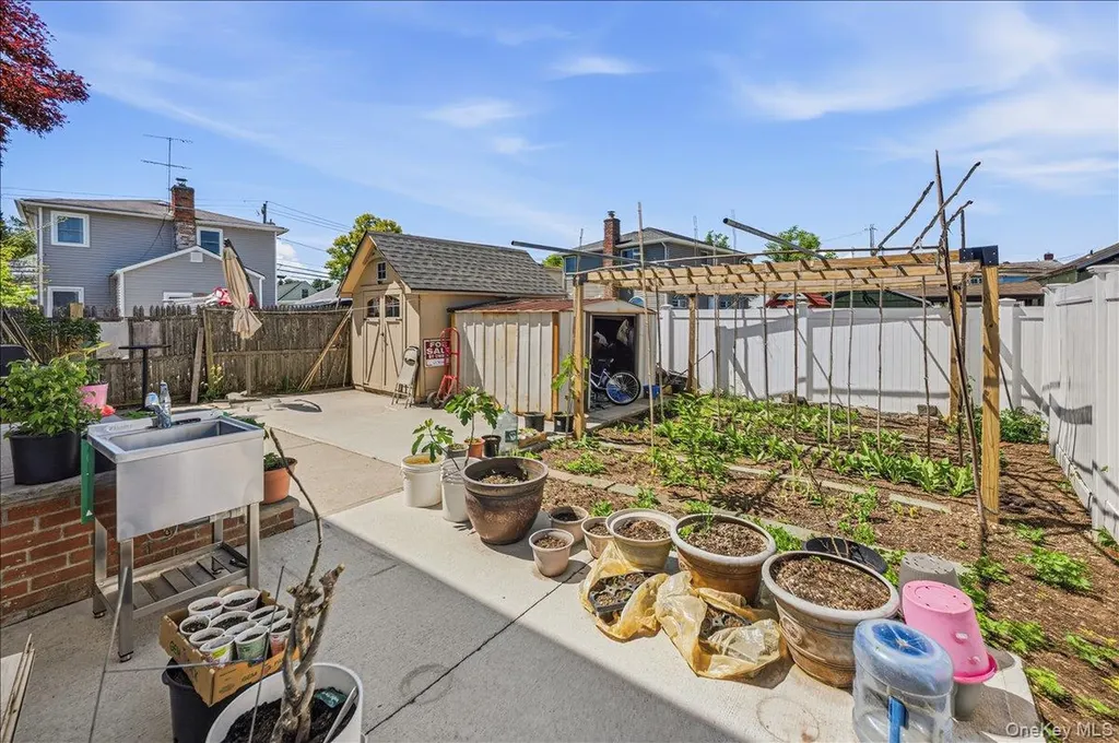 109 Gordon Avenue Westbury NY 11590