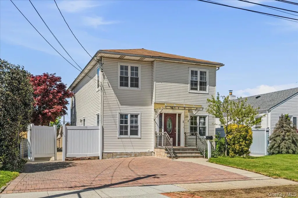 109 Gordon Avenue Westbury NY 11590