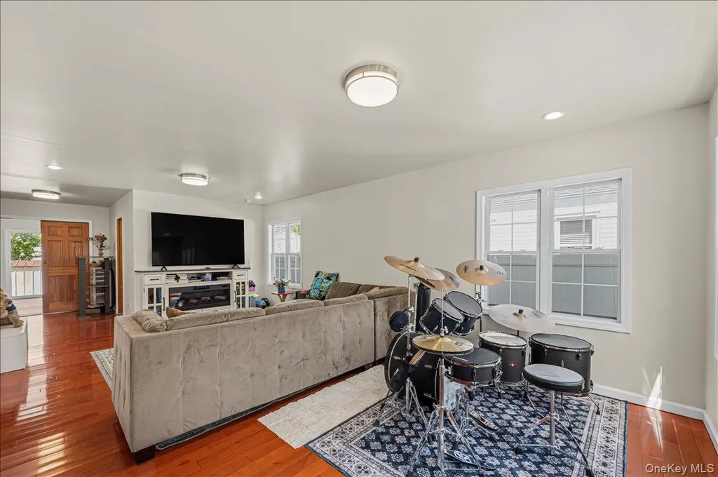 109 Gordon Avenue Westbury NY 11590