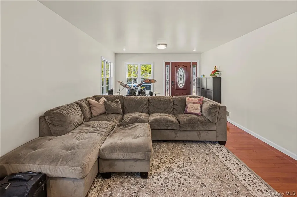 109 Gordon Avenue Westbury NY 11590