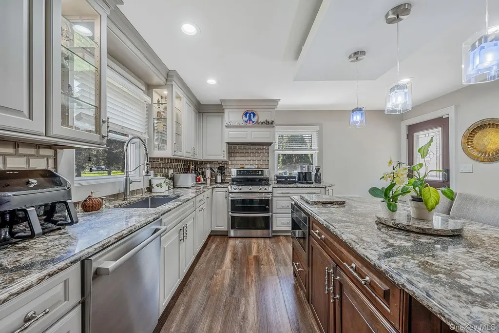 193 Dix Hills Road Dix Hills NY 11746