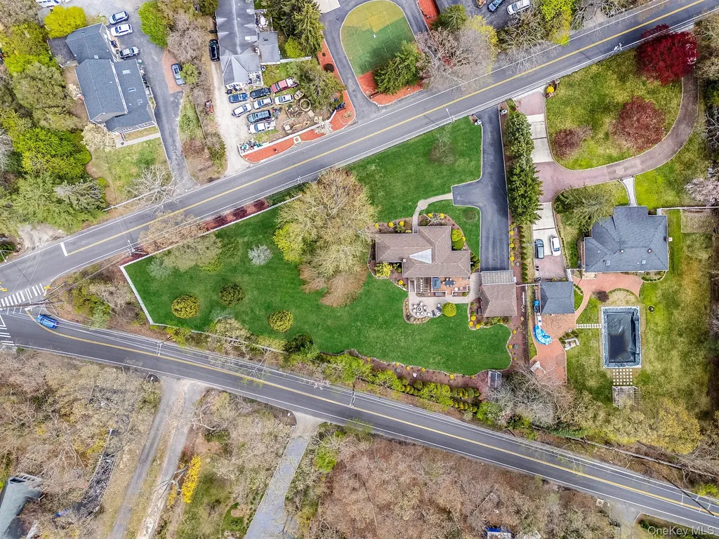 193 Dix Hills Road Dix Hills NY 11746