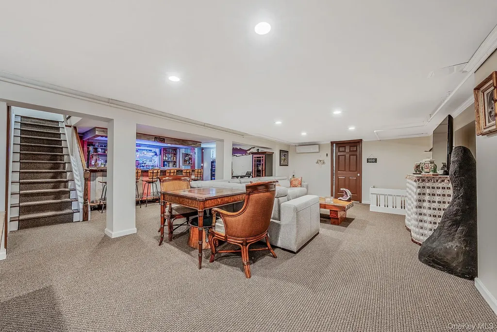 193 Dix Hills Road Dix Hills NY 11746
