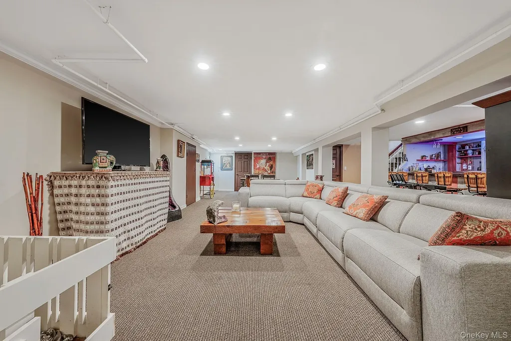 193 Dix Hills Road Dix Hills NY 11746