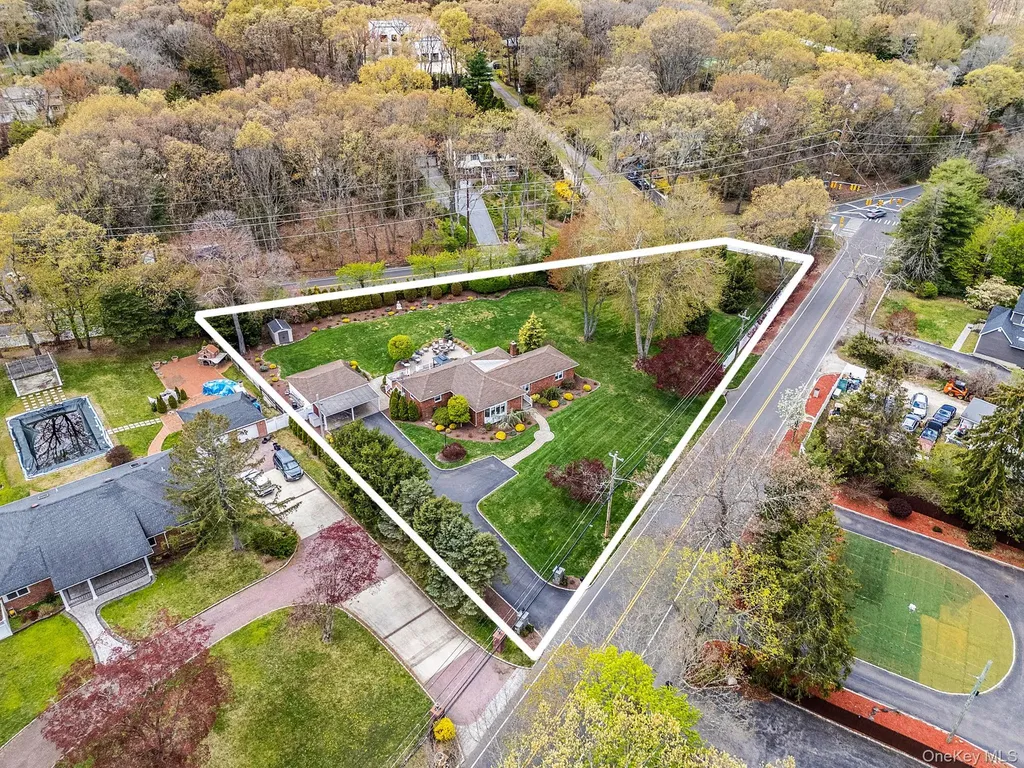 193 Dix Hills Road Dix Hills NY 11746