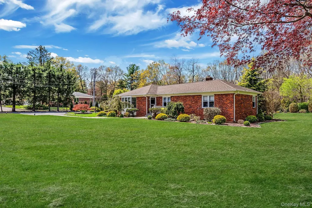 193 Dix Hills Road Dix Hills NY 11746