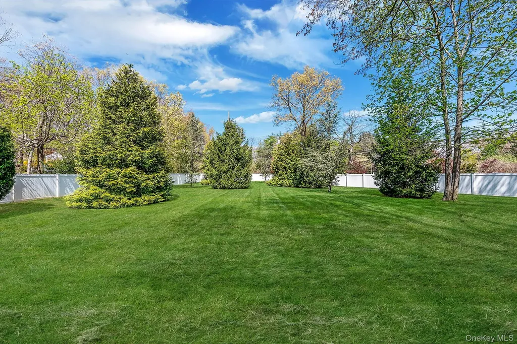 193 Dix Hills Road Dix Hills NY 11746