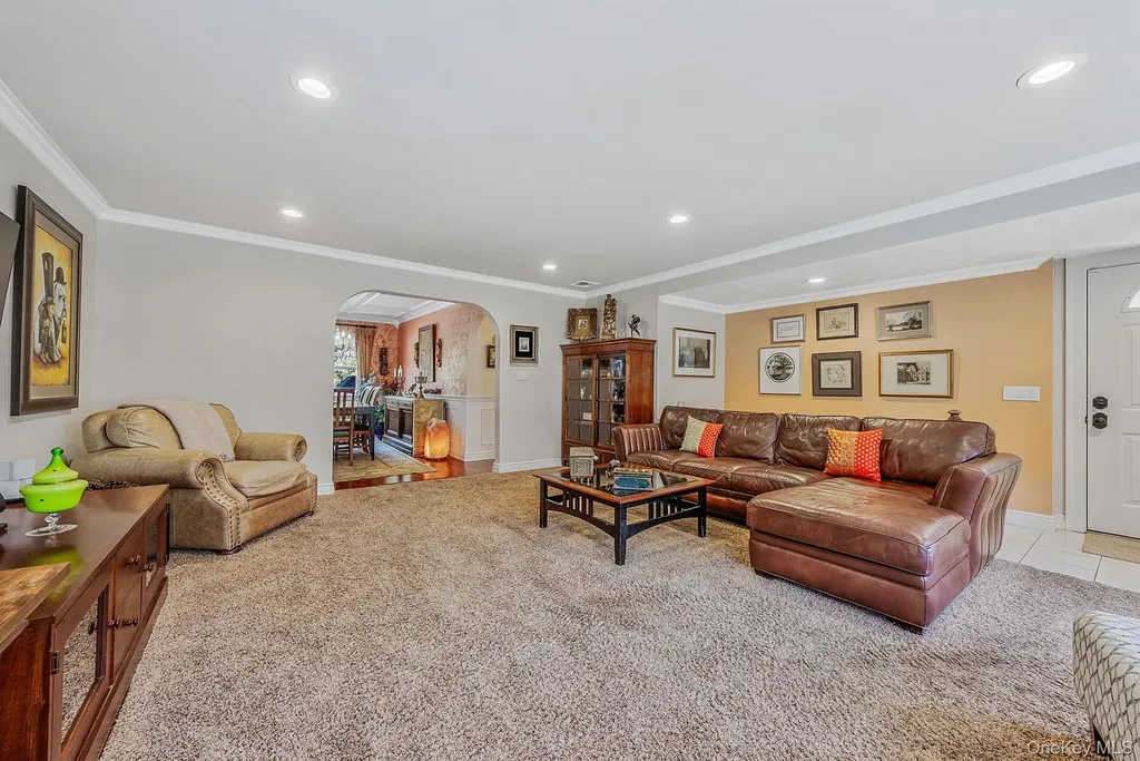 193 Dix Hills Road Dix Hills NY 11746