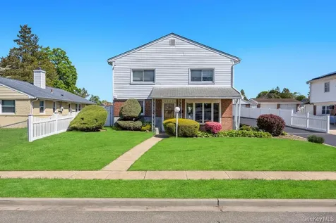 2625 Cypress Avenue East Meadow NY 11554