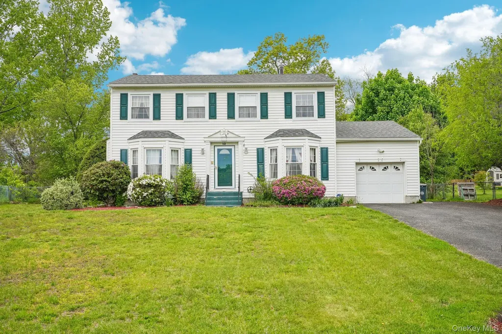 12 Buttermilk Drive New Windsor NY 12553