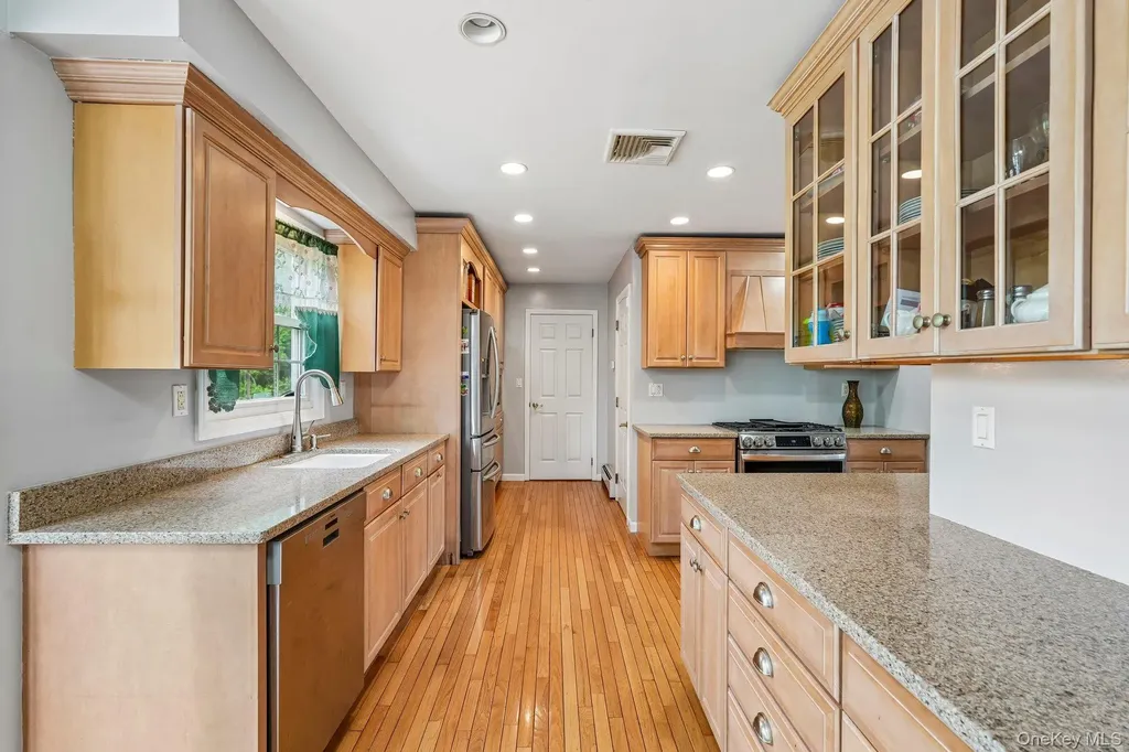 12 Buttermilk Drive New Windsor NY 12553