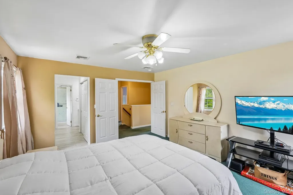 12 Buttermilk Drive New Windsor NY 12553