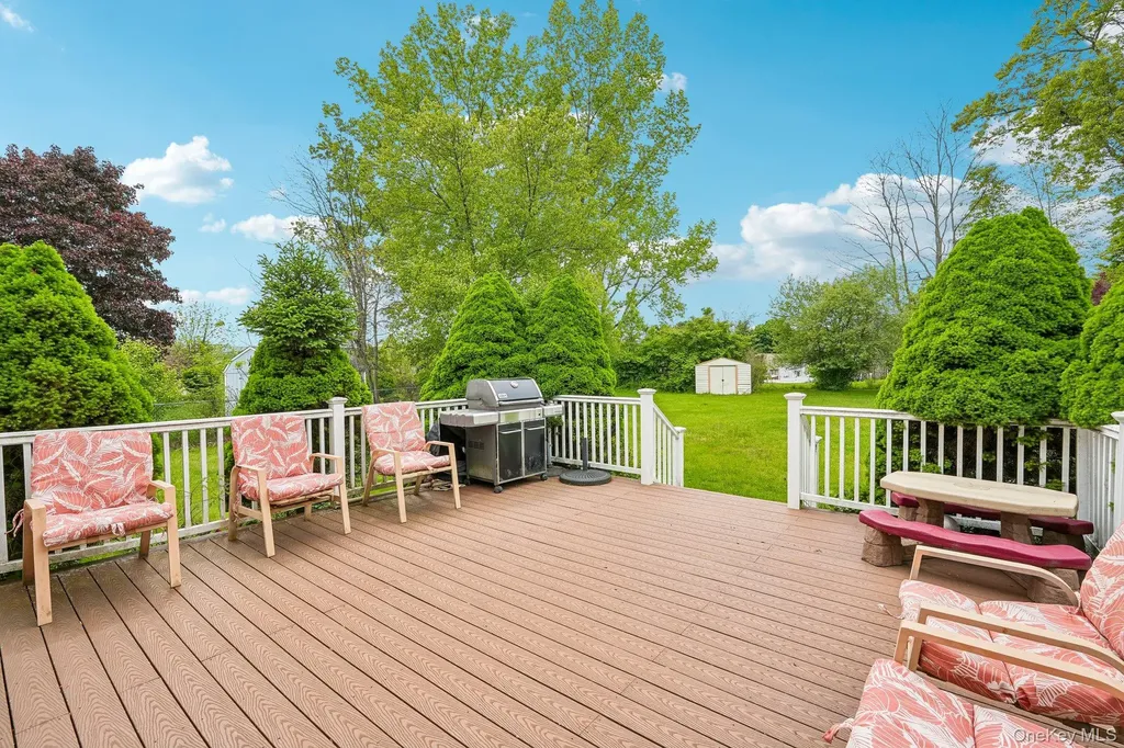 12 Buttermilk Drive New Windsor NY 12553