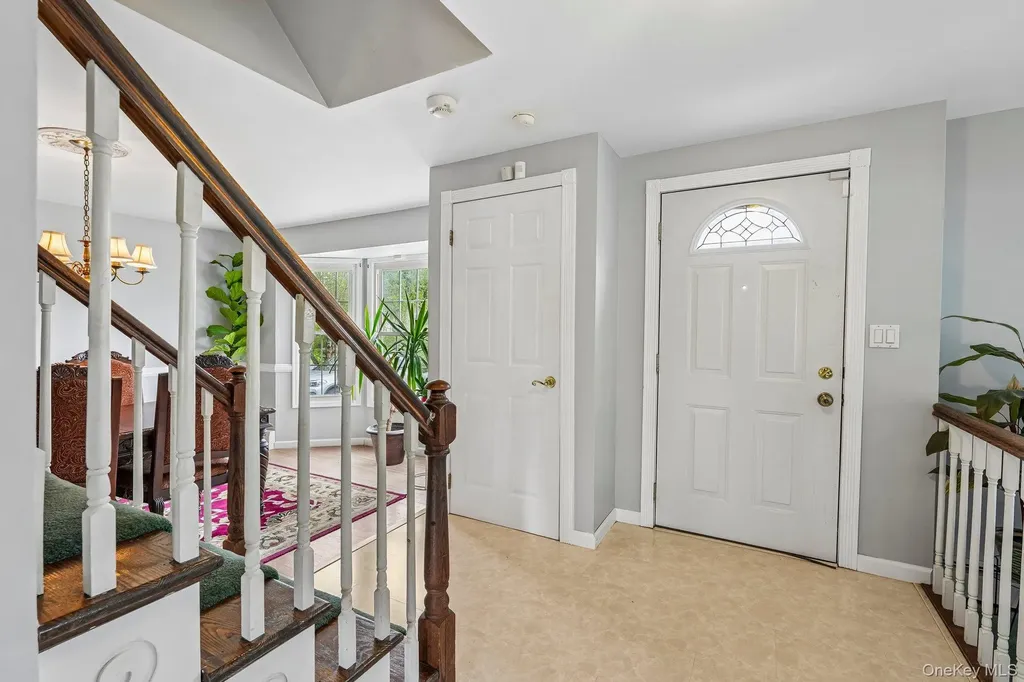 12 Buttermilk Drive New Windsor NY 12553
