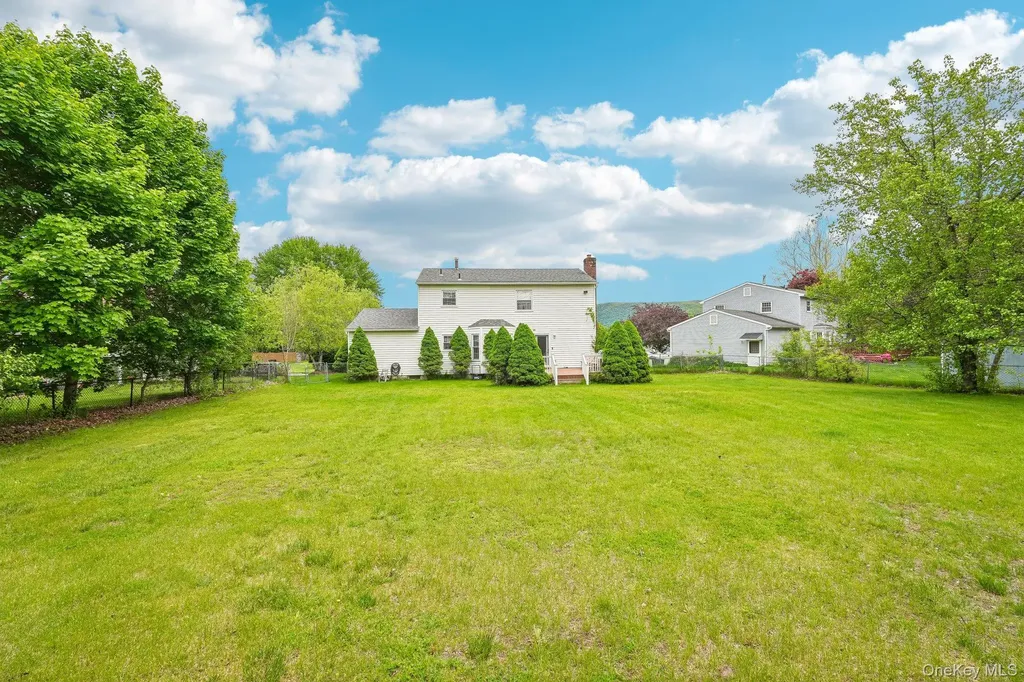 12 Buttermilk Drive New Windsor NY 12553