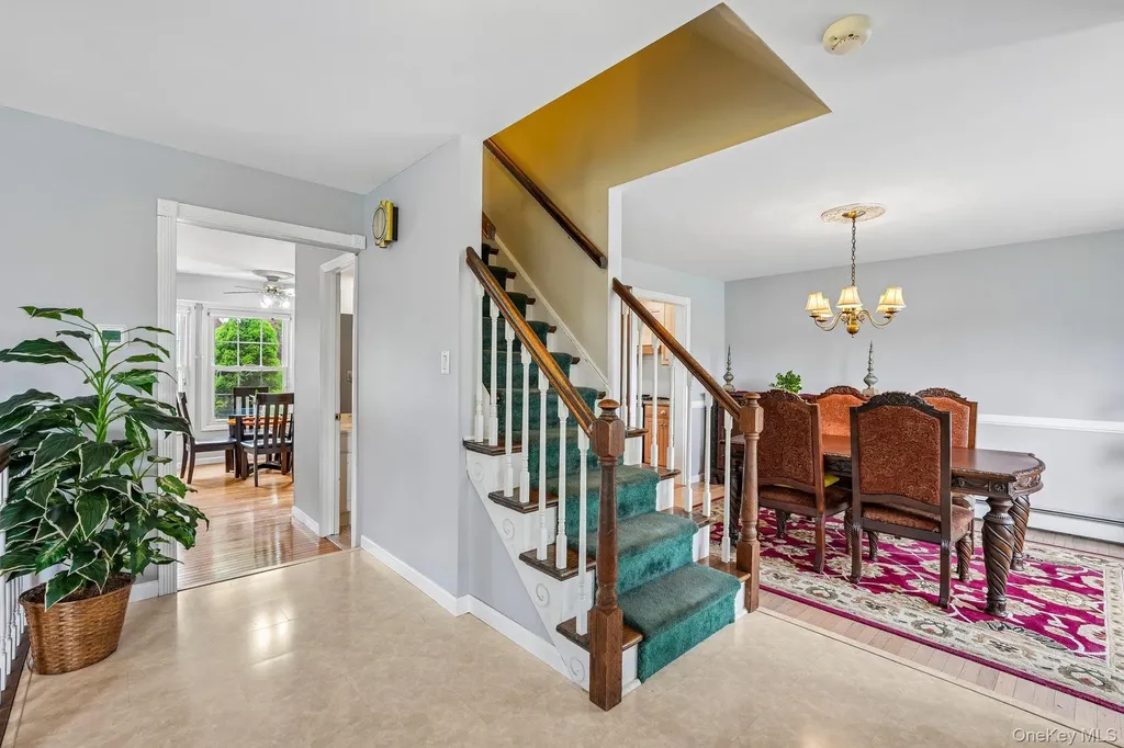 12 Buttermilk Drive New Windsor NY 12553