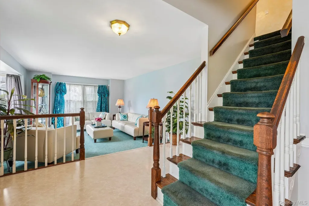 12 Buttermilk Drive New Windsor NY 12553