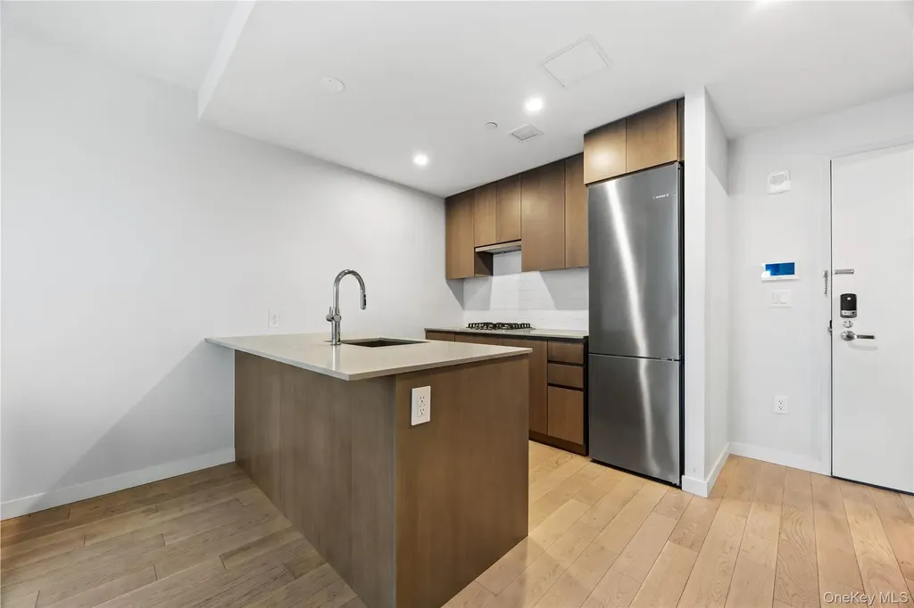 131-02A 40th Road Flushing NY 11354