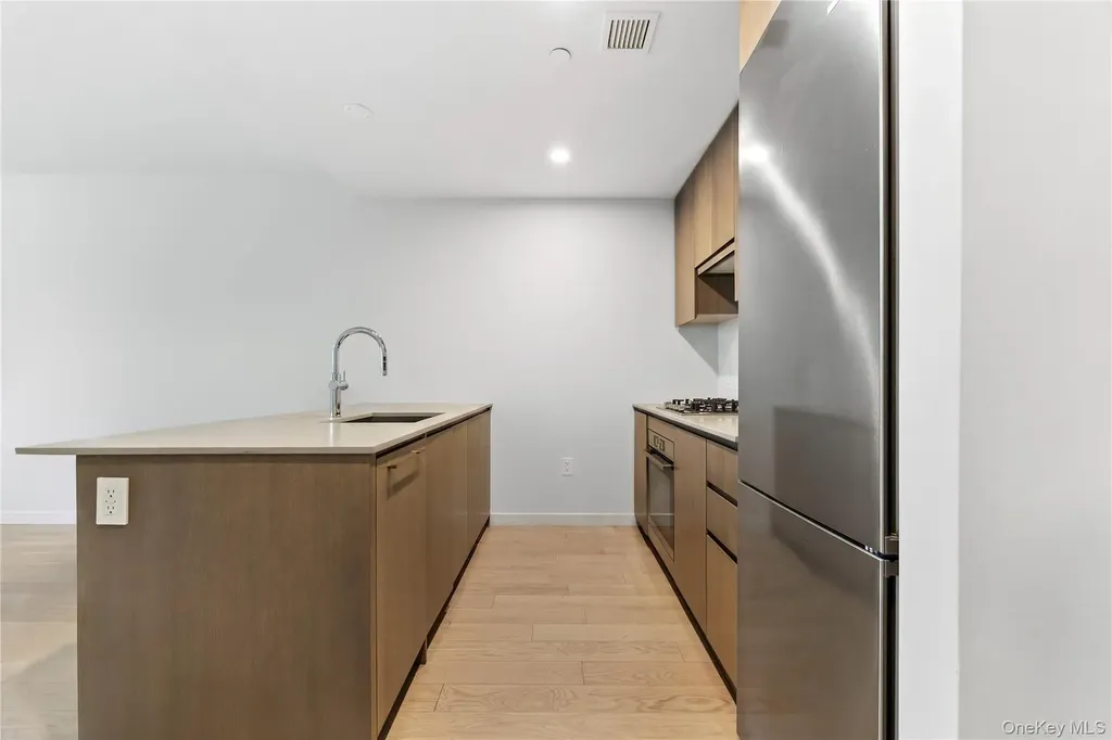 131-02A 40th Road Flushing NY 11354