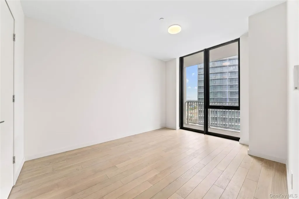 131-02A 40th Road Flushing NY 11354