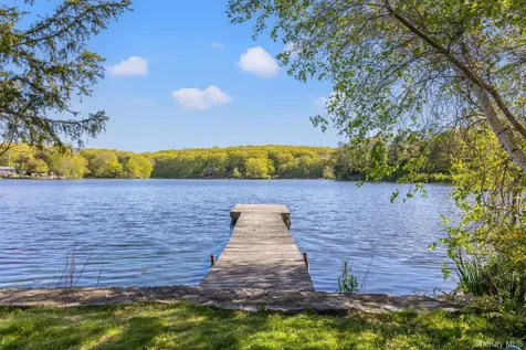 122 Dutchess Drive Holmes NY 12531
