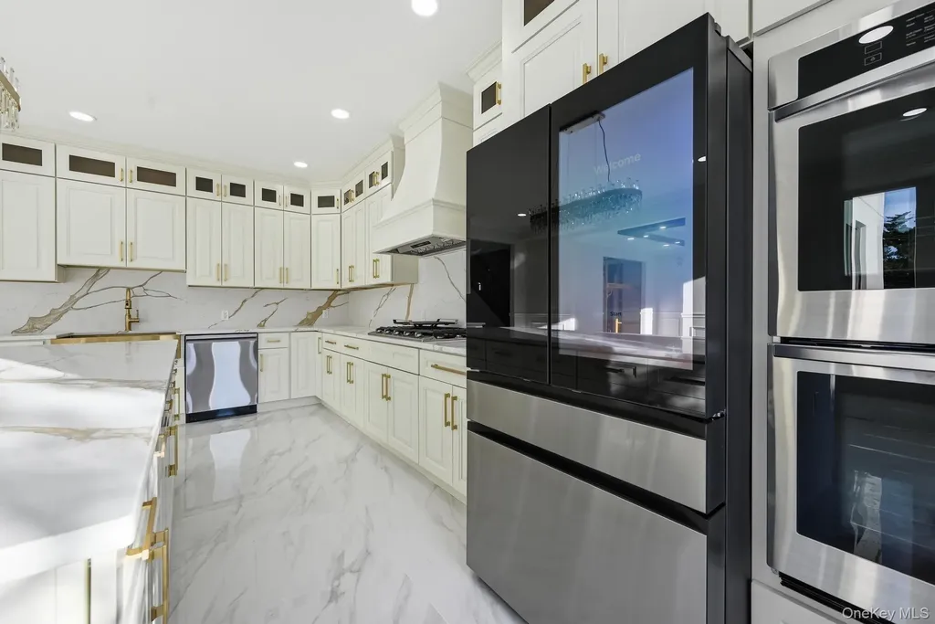 51 Sobro Avenue Valley Stream NY 11580