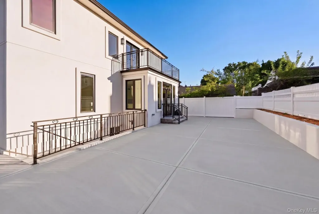 51 Sobro Avenue Valley Stream NY 11580